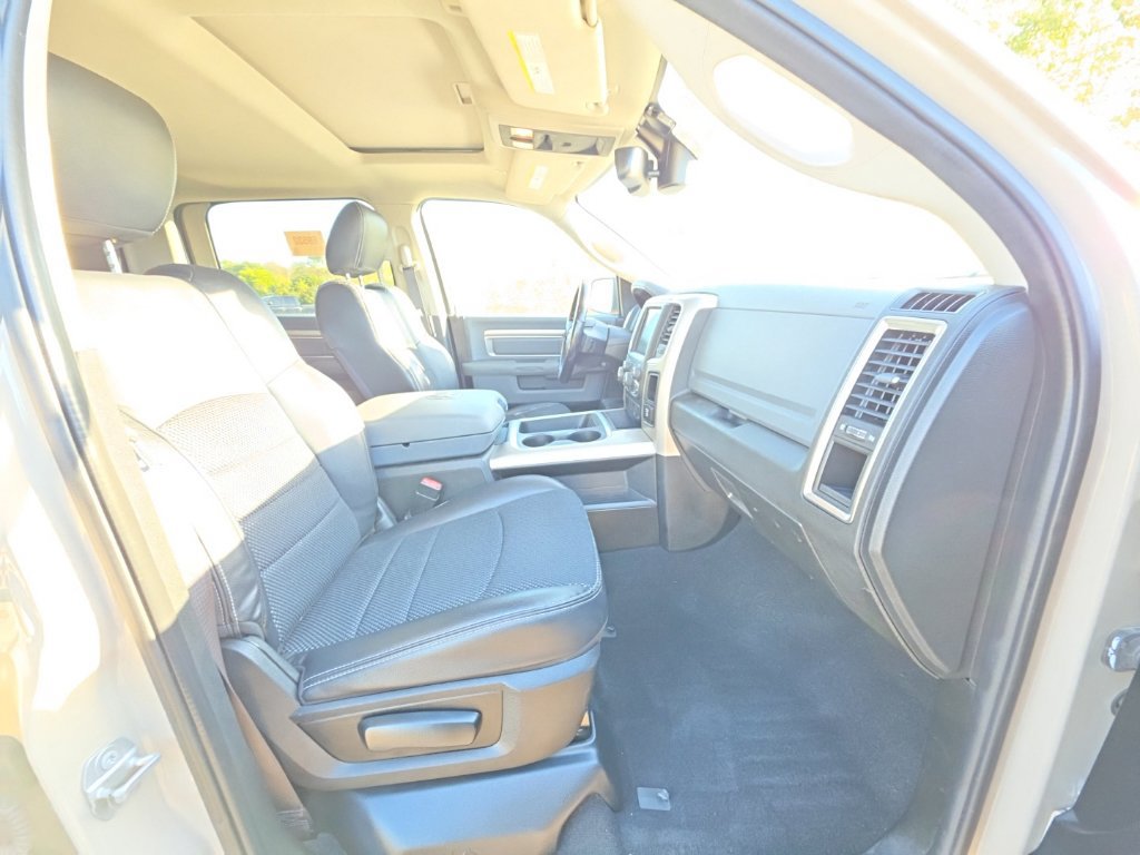 Used 2019 RAM 1500 Warlock AWD/4WD image 4