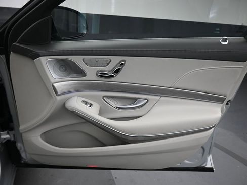Used 2016 Mercedes-Benz S 550 4MATIC Sedan w/ Premium Package image 44