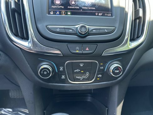 Used 2024 Chevrolet Equinox LT FWD image 16
