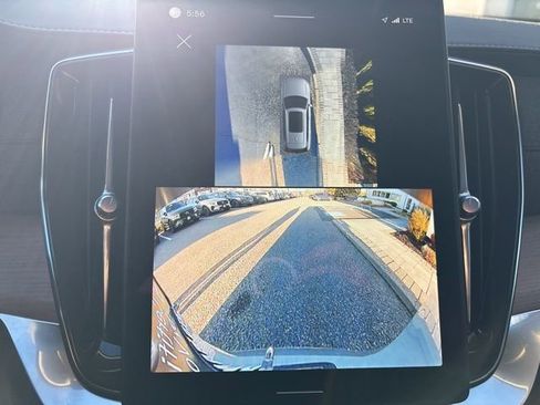 Used 2025 Volvo XC90 B6 Plus image 28