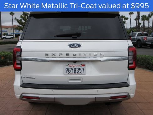 Used 2023 Ford Expedition Platinum AWD/4WD image 3