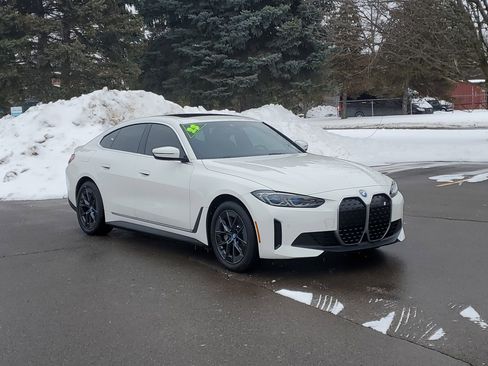 Certified 2023 BMW i4 eDrive40 w/ Premium Package image 4