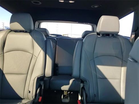 Certified 2023 Buick Enclave Essence w/ Experience Buick Package image 21
