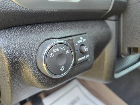 Used 2016 GMC Acadia SLE FWD image 14