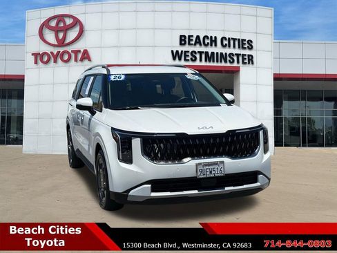 Used 2026 Kia Carnival EX FWD image 3