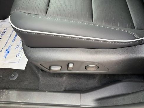 New 2026 Buick Enclave Sport Touring w/ LPO, Floor Liner Package AWD/4WD image 18