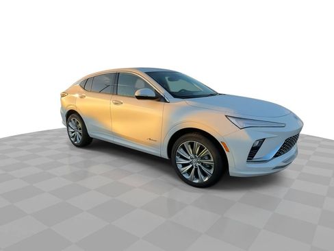 Used 2024 Buick Envista Avenir image 2