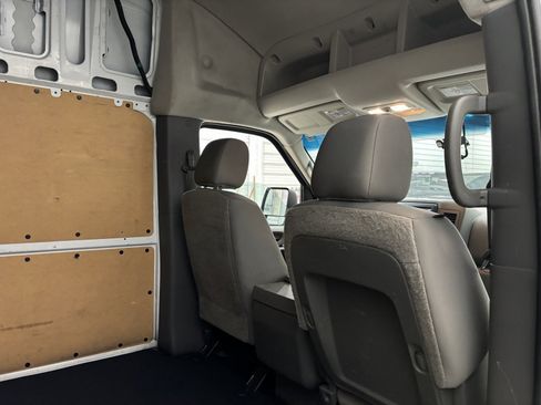 Used 2021 Nissan NV 2500 SV image 30
