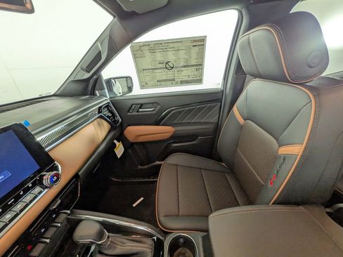 New 2026 GMC Canyon AT4 image 26