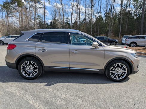 Used 2018 Lincoln MKX Reserve w/ Driver Assistance Package image 4