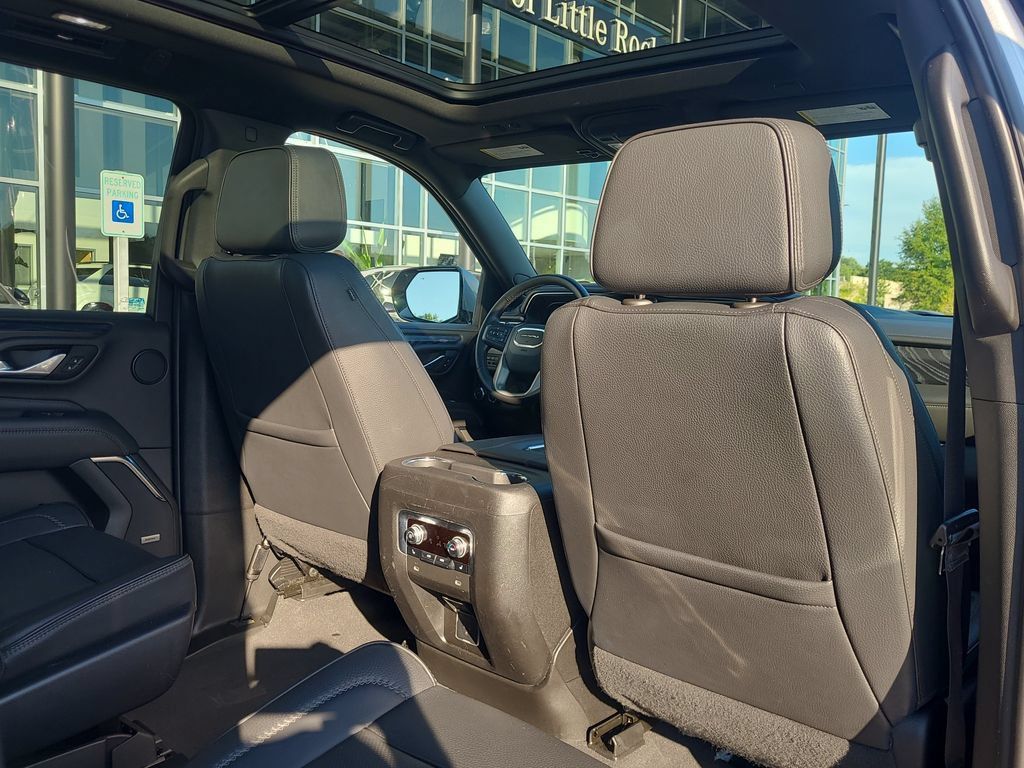 Used 2023 GMC Yukon XL Denali AWD/4WD image 21