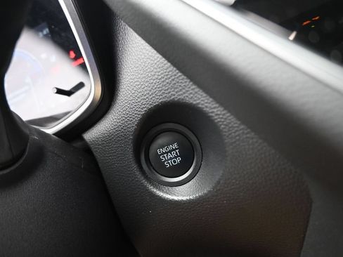 Used 2025 Toyota Corolla Cross XLE FWD image 24