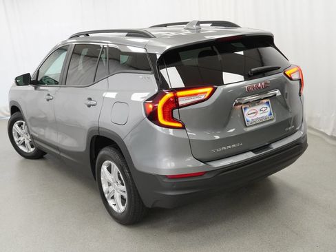 Used 2024 GMC Terrain SLE w/ Driver Convenience Package AWD/4WD image 37