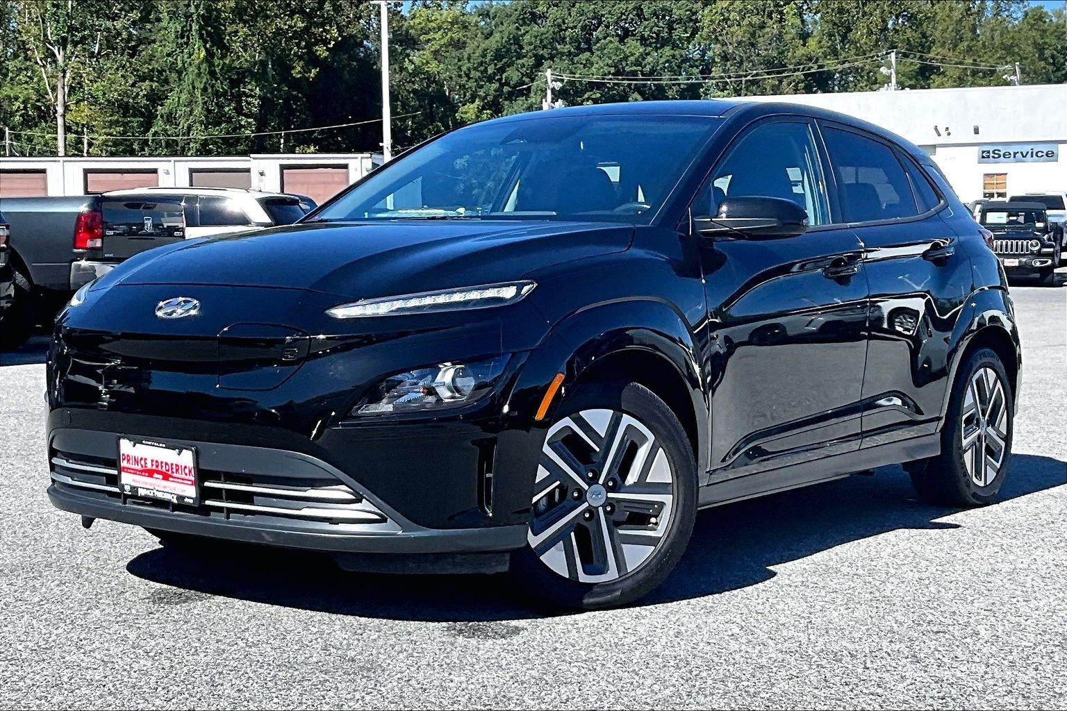 Used 2023 Hyundai Kona SEL FWD image 3