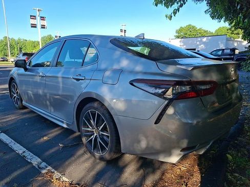 Used 2021 Toyota Camry SE FWD image 10