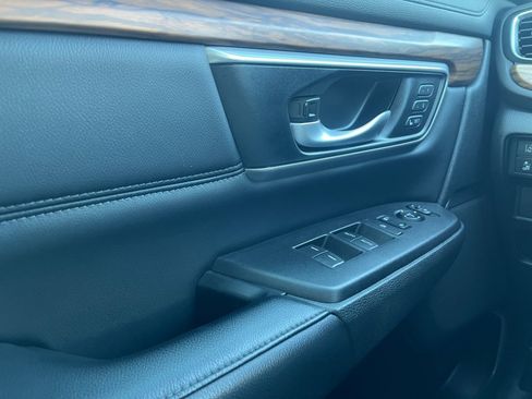 Used 2018 Honda CR-V Touring image 32
