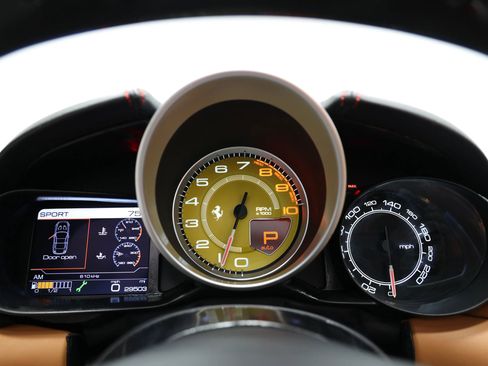 Used 2015 Ferrari California T image 32