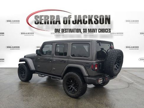 Used 2022 Jeep Wrangler Unlimited Sahara image 6