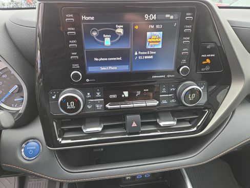 Used 2022 Toyota Highlander Bronze Edition AWD/4WD image 23