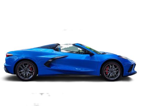 Used 2024 Chevrolet Corvette Stingray Premium Conv w/ Z51 Performance Package RWD image 2