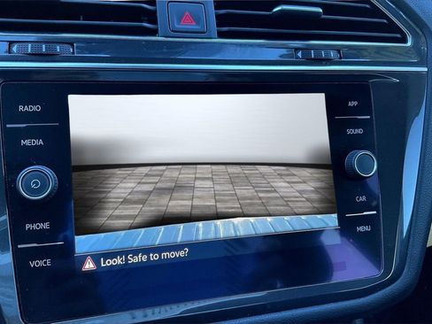 Used 2022 Volkswagen Tiguan SE image 21