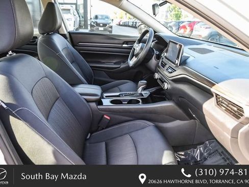 Used 2024 Nissan Altima 2.5 SV FWD image 16