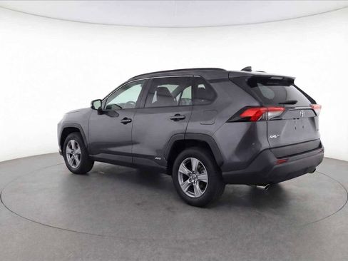 Used 2024 Toyota RAV4 XLE AWD/4WD image 4