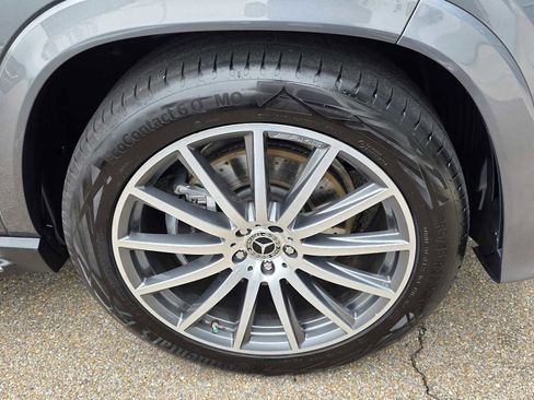Certified 2025 Mercedes-Benz GLS 450 4MATIC image 4