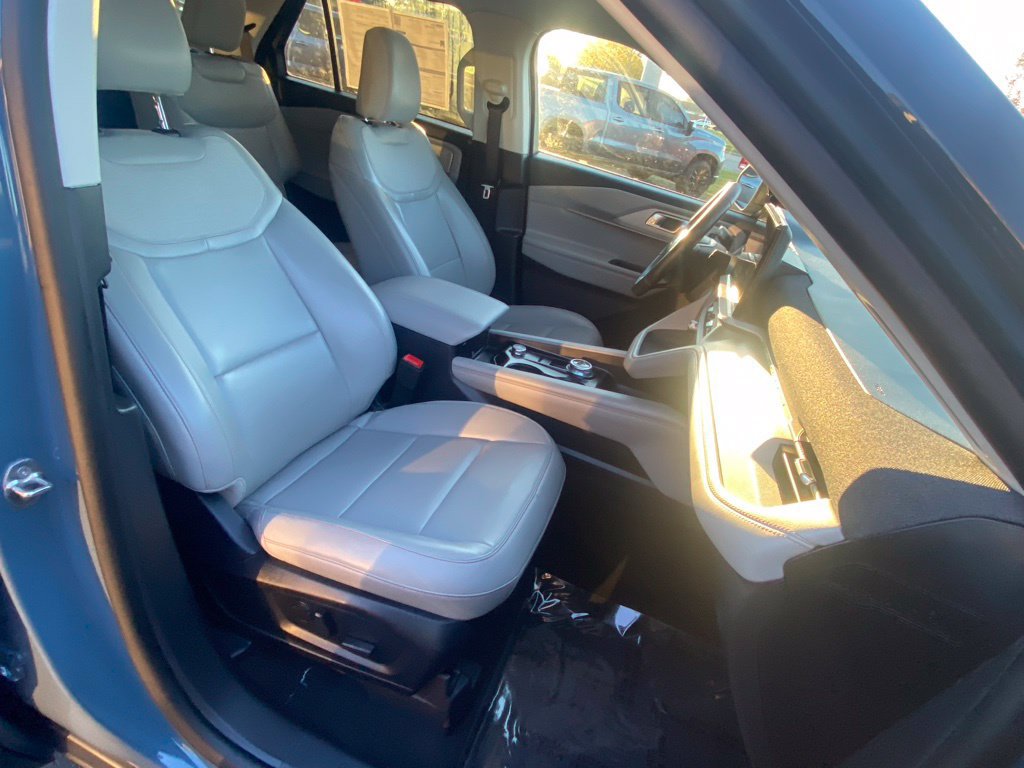 Certified 2026 Ford Explorer Active w/ Active Comfort Package AWD/4WD image 37