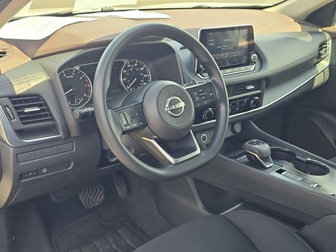 Used 2023 Nissan Rogue S FWD image 14