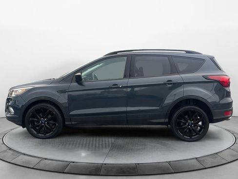 Used 2019 Ford Escape SE image 2