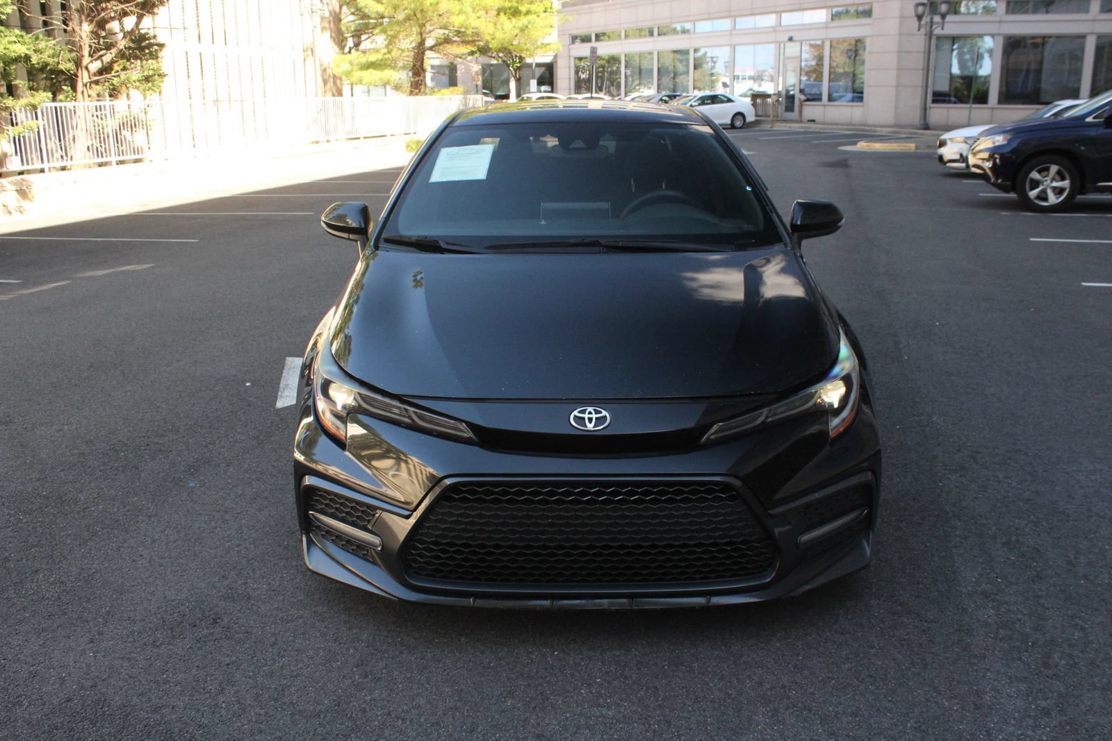 Used 2020 Toyota Corolla SE FWD image 3