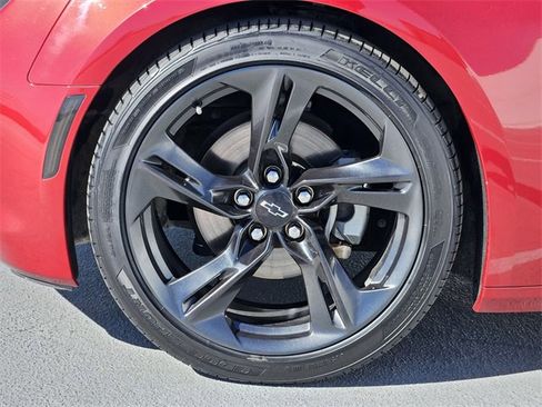 Used 2020 Chevrolet Camaro LT w/ RS Package image 10