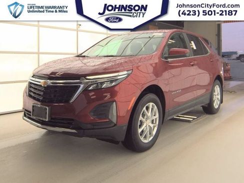 Used 2023 Chevrolet Equinox LT image 1