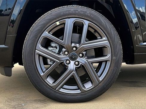 New 2025 Jeep Compass Limited w/ High Altitude Package image 18