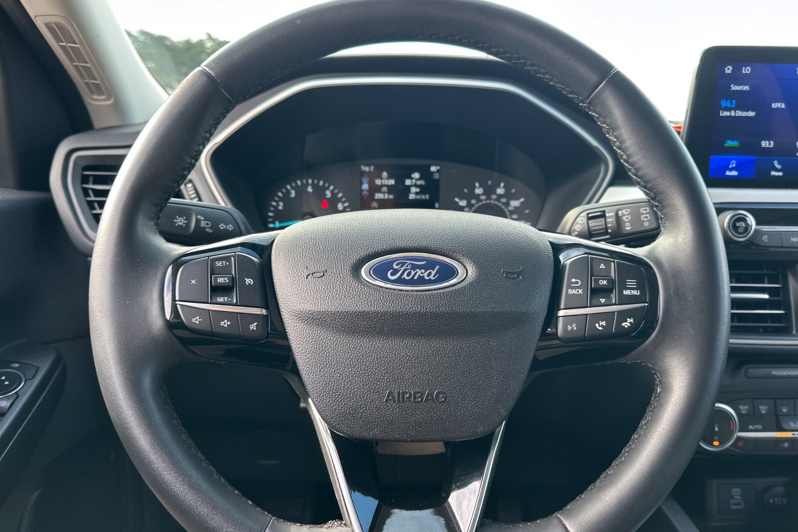 Used 2022 Ford Escape SE w/ SE Sport Appearance Package AWD/4WD image 22