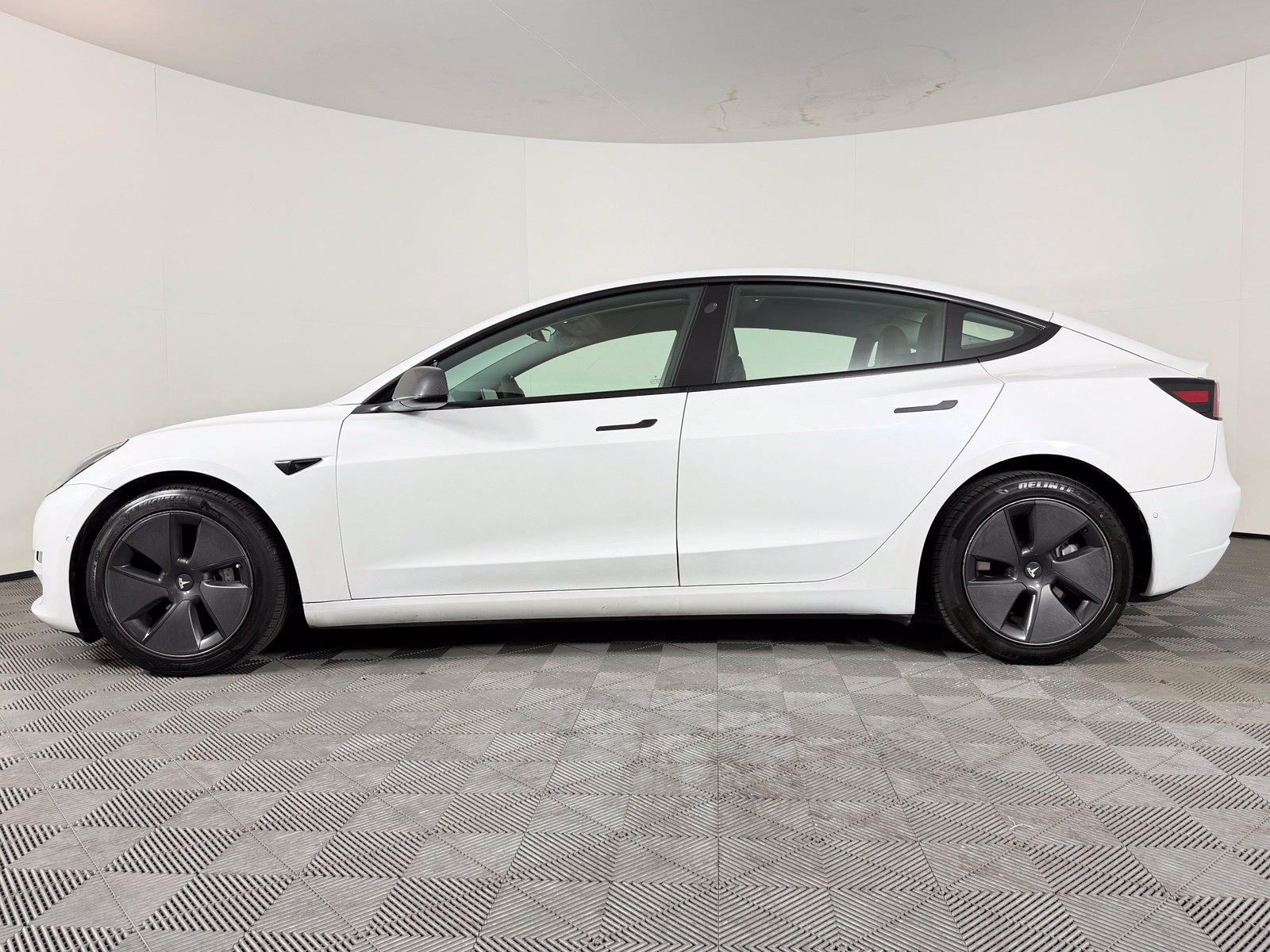 Used 2021 Tesla Model 3 Long Range AWD/4WD image 6
