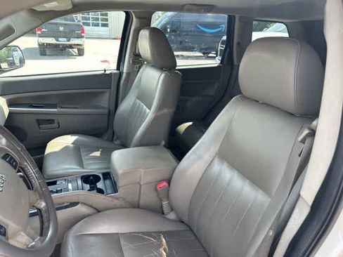 Used 2006 Jeep Grand Cherokee Laredo AWD/4WD image 3