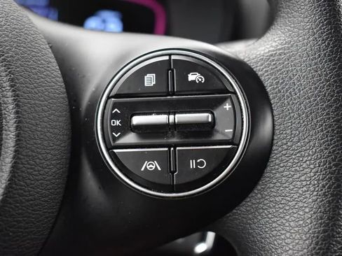 Used 2025 Kia Soul LX w/ LX Technology Package image 23