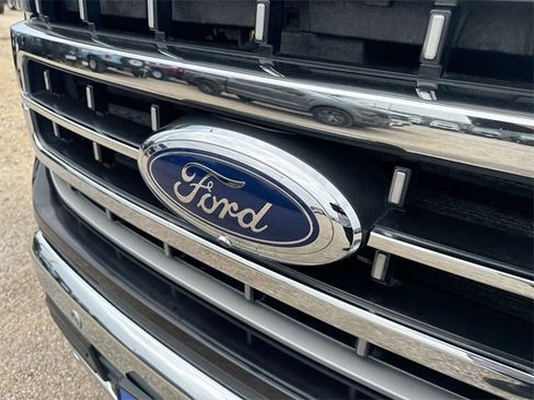 Certified 2021 Ford F150 Lariat w/ Equipment Group 502A High image 34