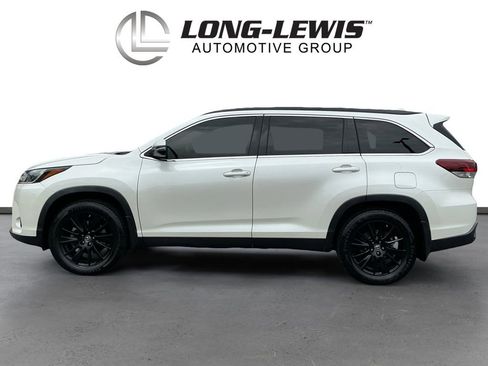 Used 2019 Toyota Highlander SE AWD/4WD image 2