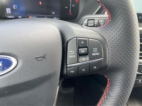 Used 2025 Ford Escape ST-Line w/ Tech Pack #1 AWD/4WD image 18
