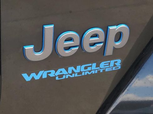 Used 2021 Jeep Wrangler Unlimited Rubicon 4xe w/ Cold Weather Group AWD/4WD image 6