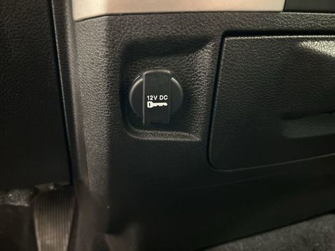 Used 2019 RAM 1500 Classic SLT image 19