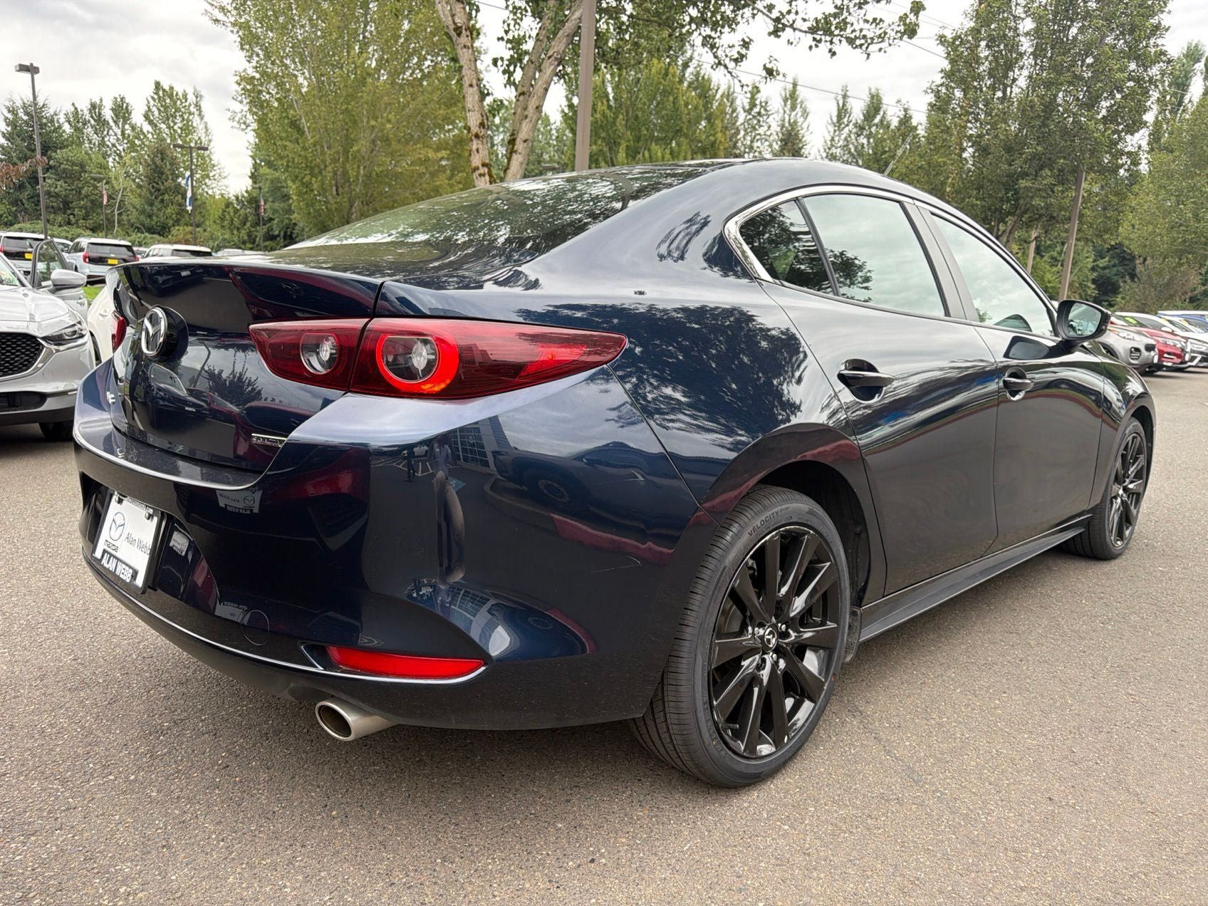 Used 2024 MAZDA MAZDA3 s FWD image 3