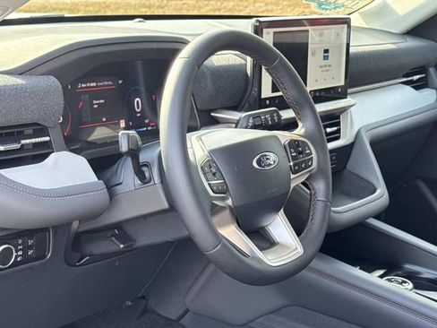 Used 2025 Ford Explorer Active image 30