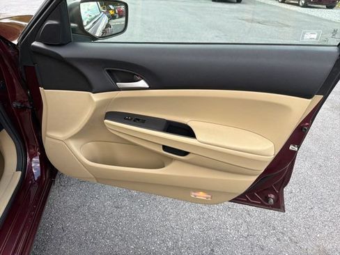 Used 2011 Honda Accord LX image 21
