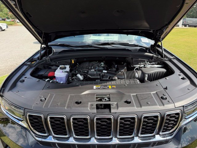 New 2027 Jeep Grand Cherokee Laredo X RWD image 32