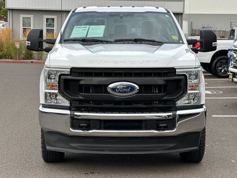 Used 2022 Ford F250 XL w/ Power Equipment Group image 9