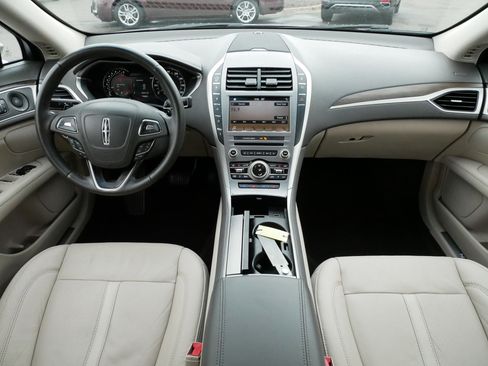 Used 2018 Lincoln MKZ Reserve FWD image 10